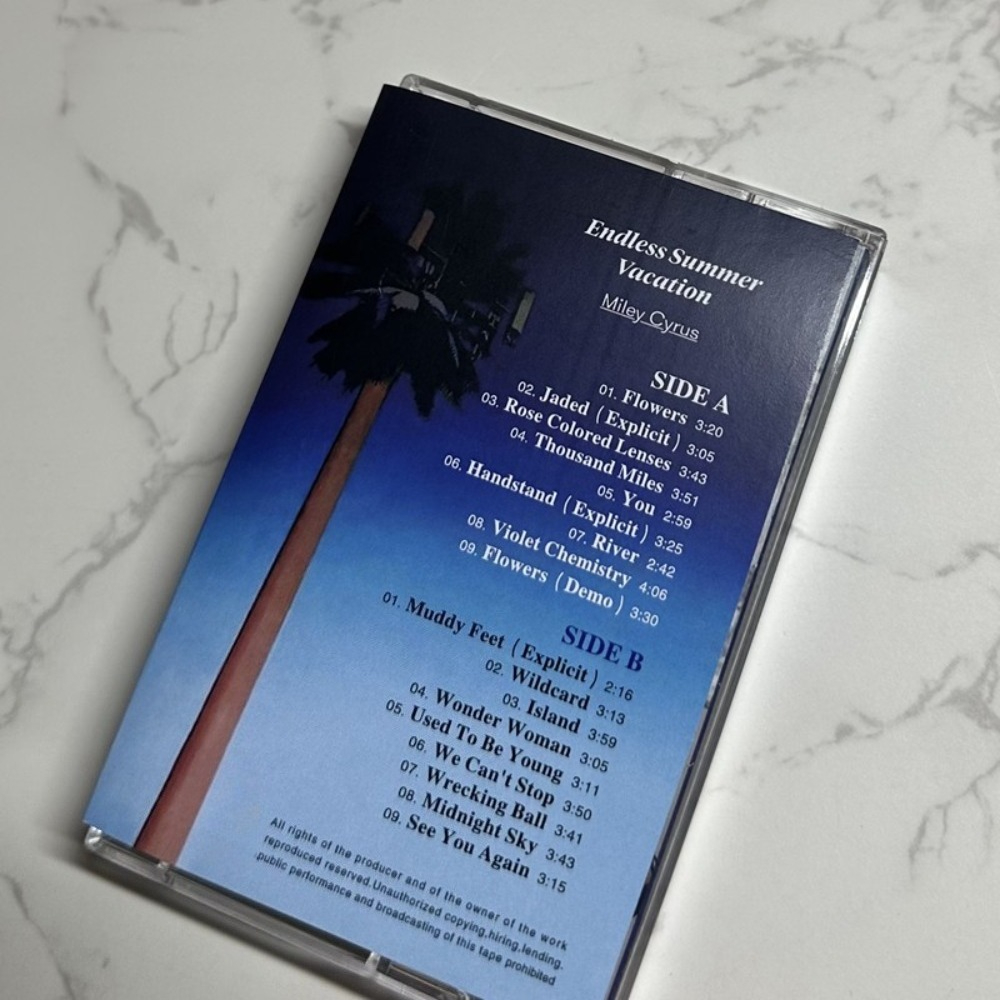 Miley Cyrus Cassette Tape | En - Audio And Music 评论和价格