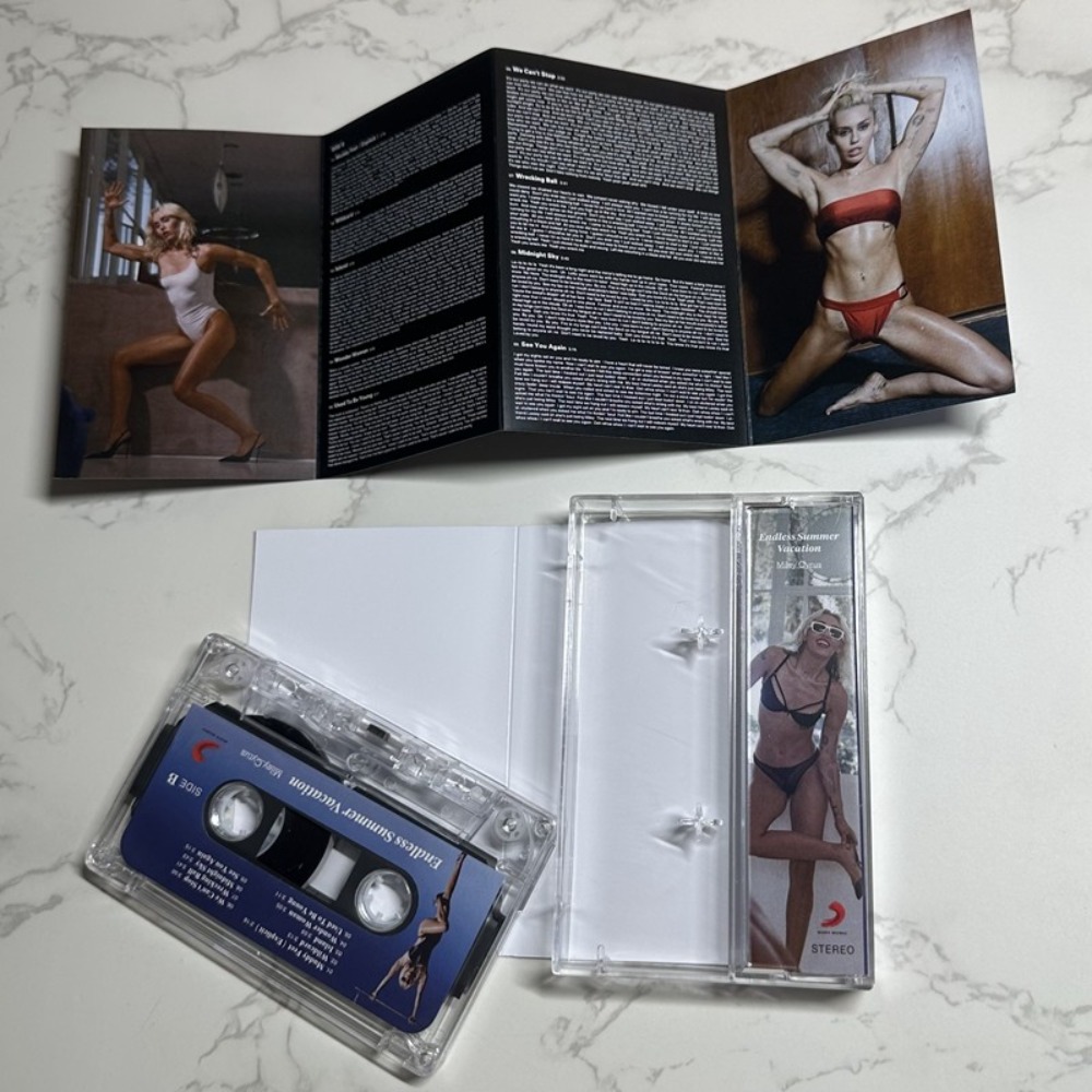 Miley Cyrus Cassette Tape | En - Audio And Music 评论和价格